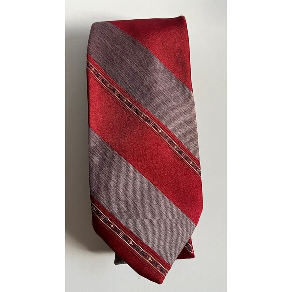 Vintage Westchester Classics Men's Necktie Red Purple Pattern Polyester - Picture 1 of 6
